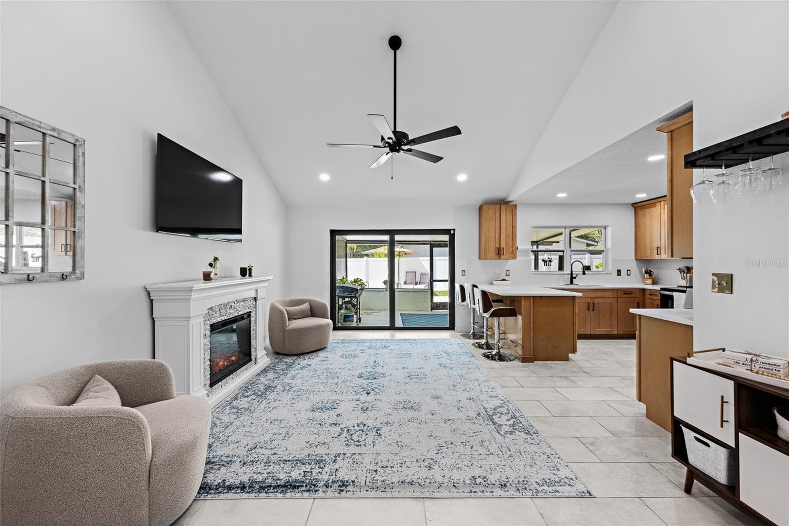 Single Family Residence at 14018 CASCADE LN, TAMPA, photo 5 of 51