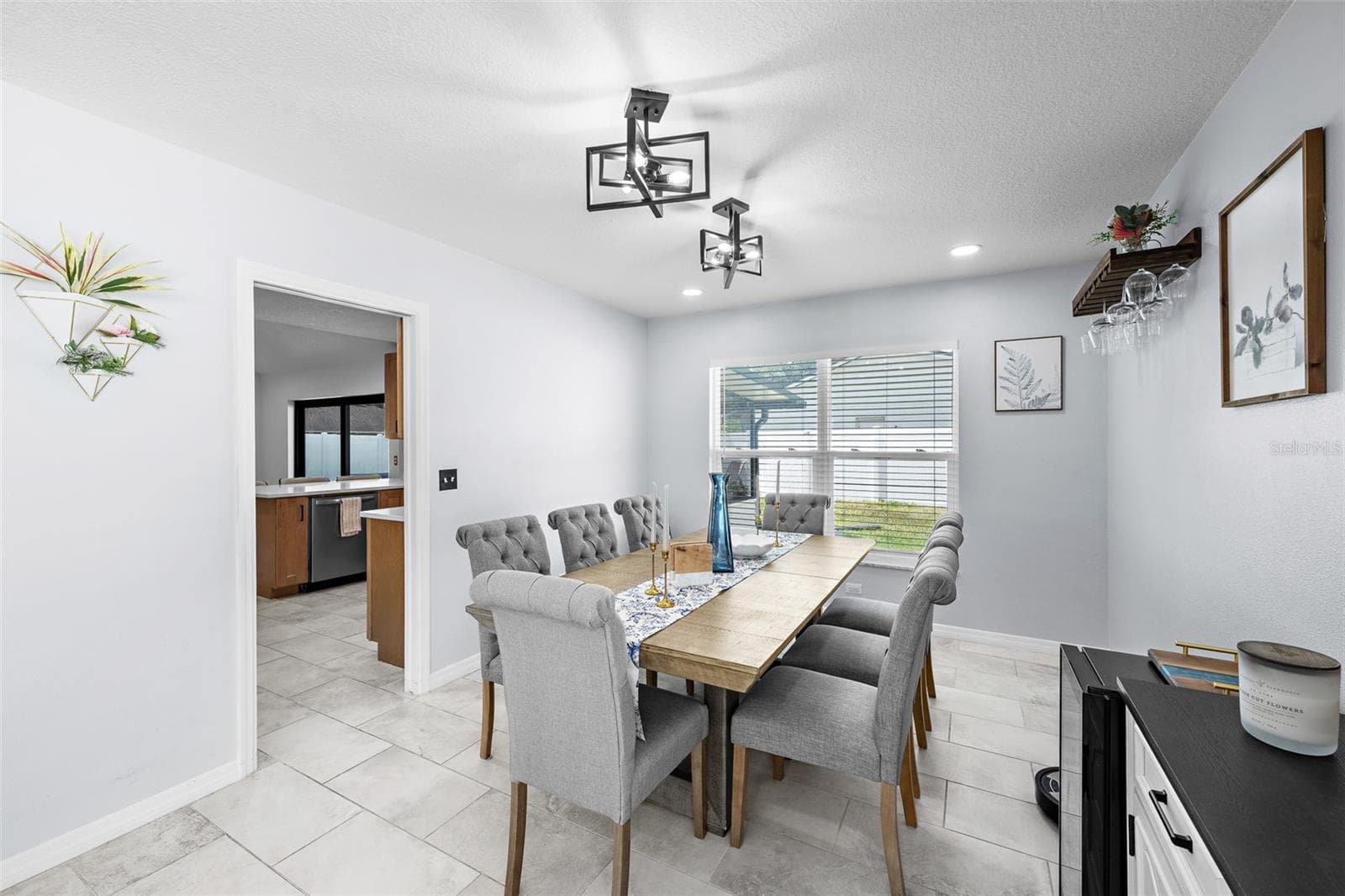 Single Family Residence at 14018 CASCADE LN, TAMPA, photo 11 of 51