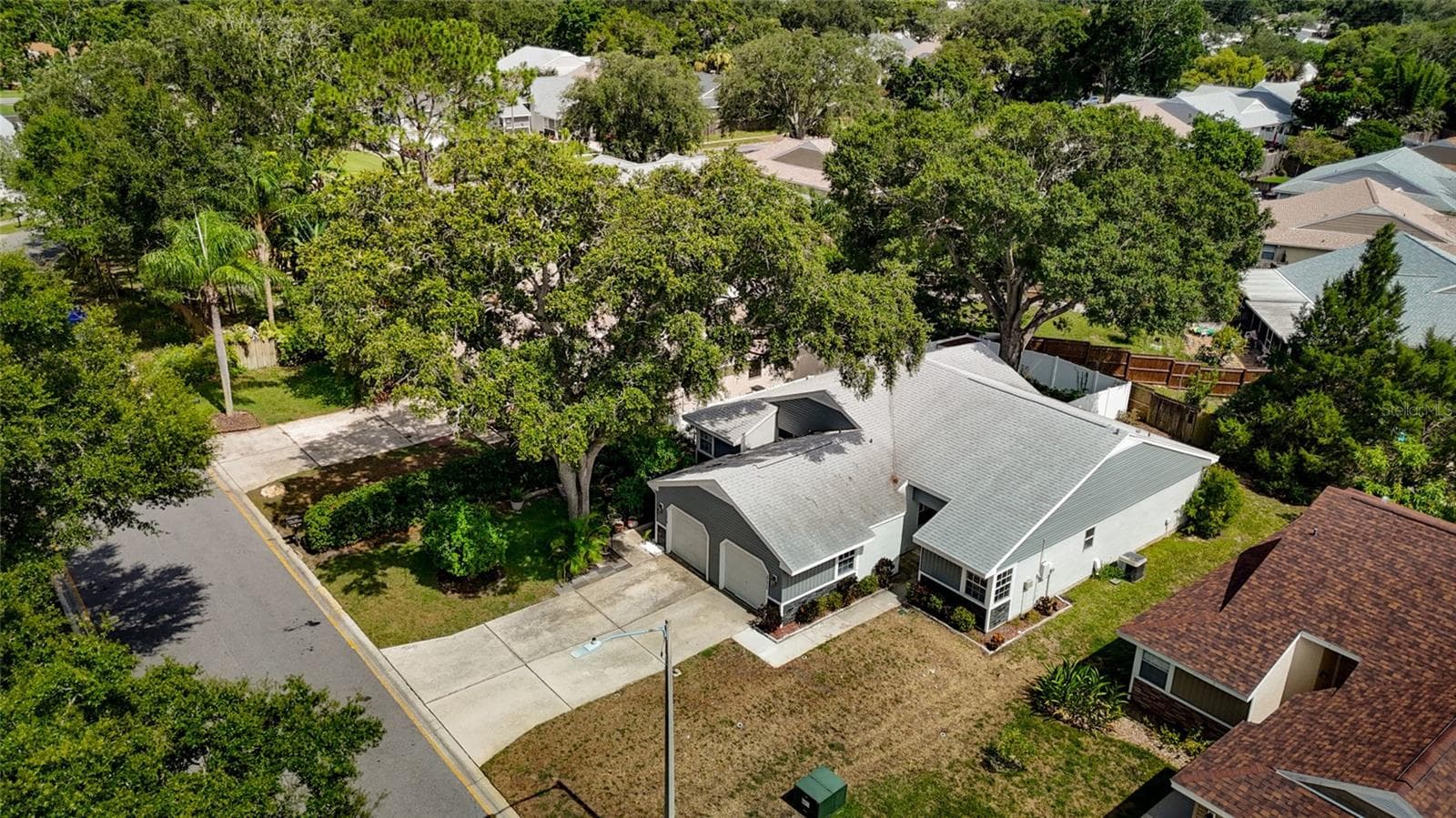 Roof only 4 years old! - 3174 PHLOX DR, PALM HARBOR