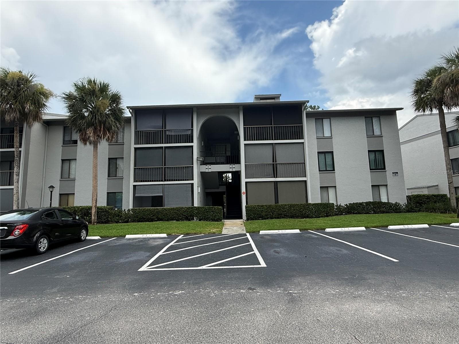 Condominium at 927 S PINE RIDGE CIR #G2, SANFORD, photo 2 of 19