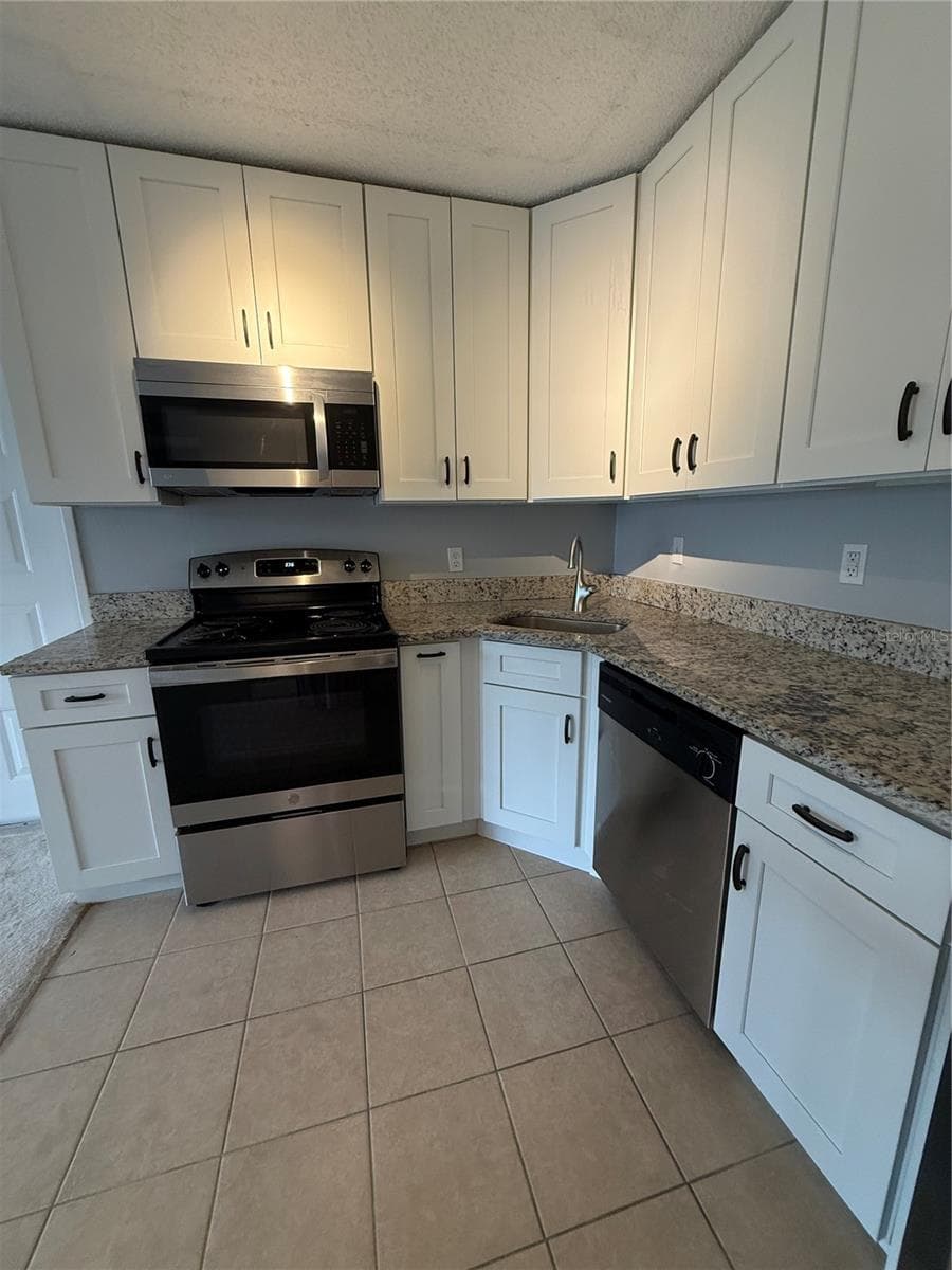 Condominium at 927 S PINE RIDGE CIR #G2, SANFORD, photo 6 of 19