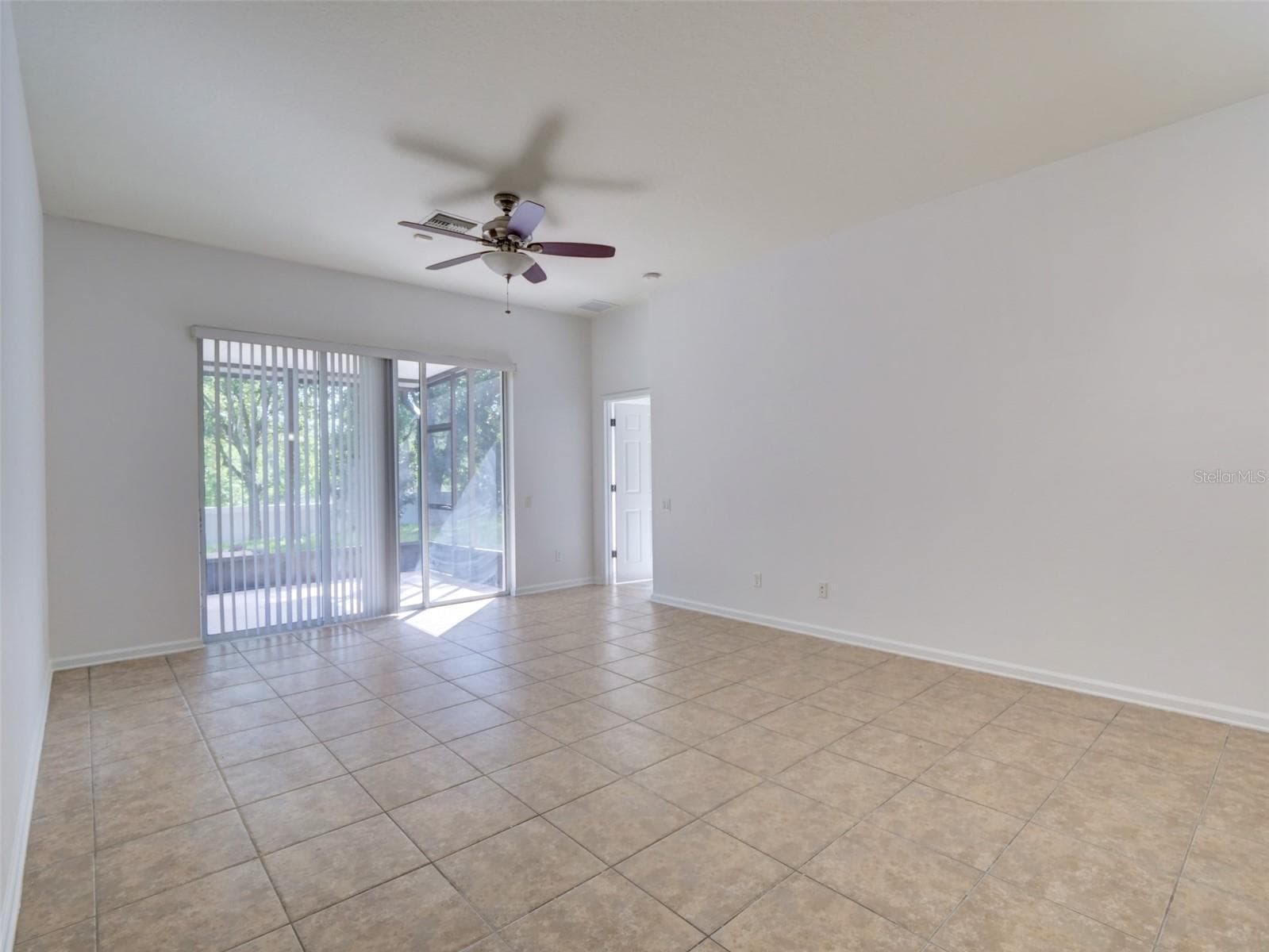 Living Area - 2972 SANTA MARIA AVE, CLERMONT