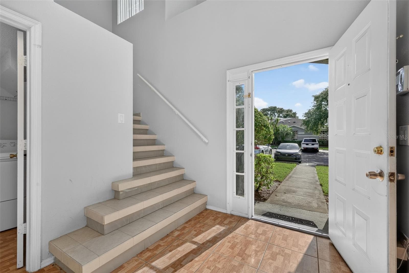 Townhouse at 13304 SUMMERTON DR, ORLANDO, photo 6 of 54