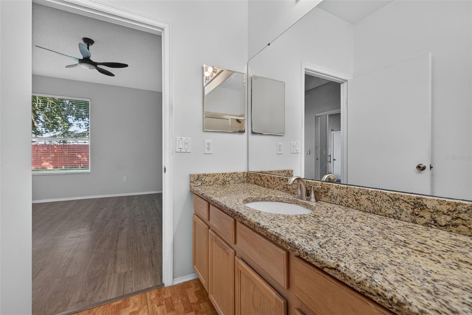 Townhouse at 13304 SUMMERTON DR, ORLANDO, photo 24 of 54