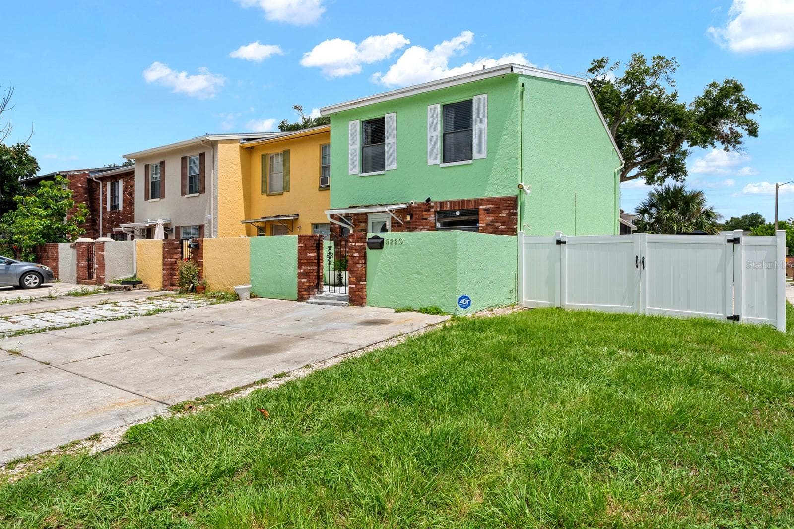 Townhouse at 5220 BLANE DR, TEMPLE TERRACE, photo 4 of 29