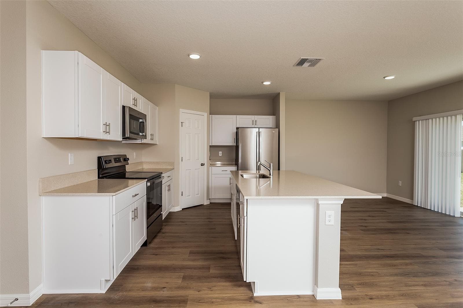 Single Family Residence at 9092 BELLEVIEW FOREST PASS, DADE CITY, photo 9 of 30