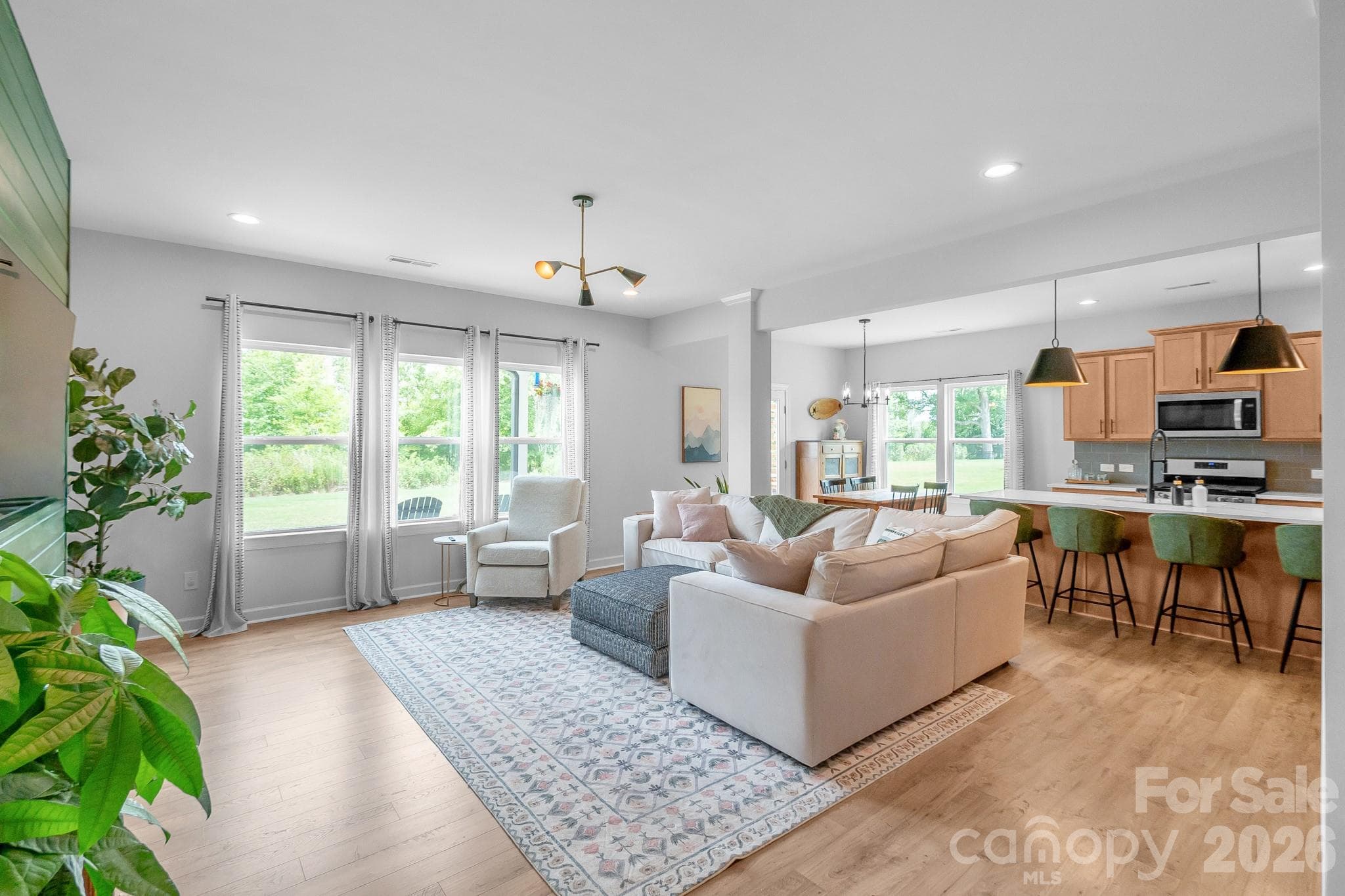 Open Floor Plan - Perfect for entertaining - 1046 Stone Marker Drive, Monroe
