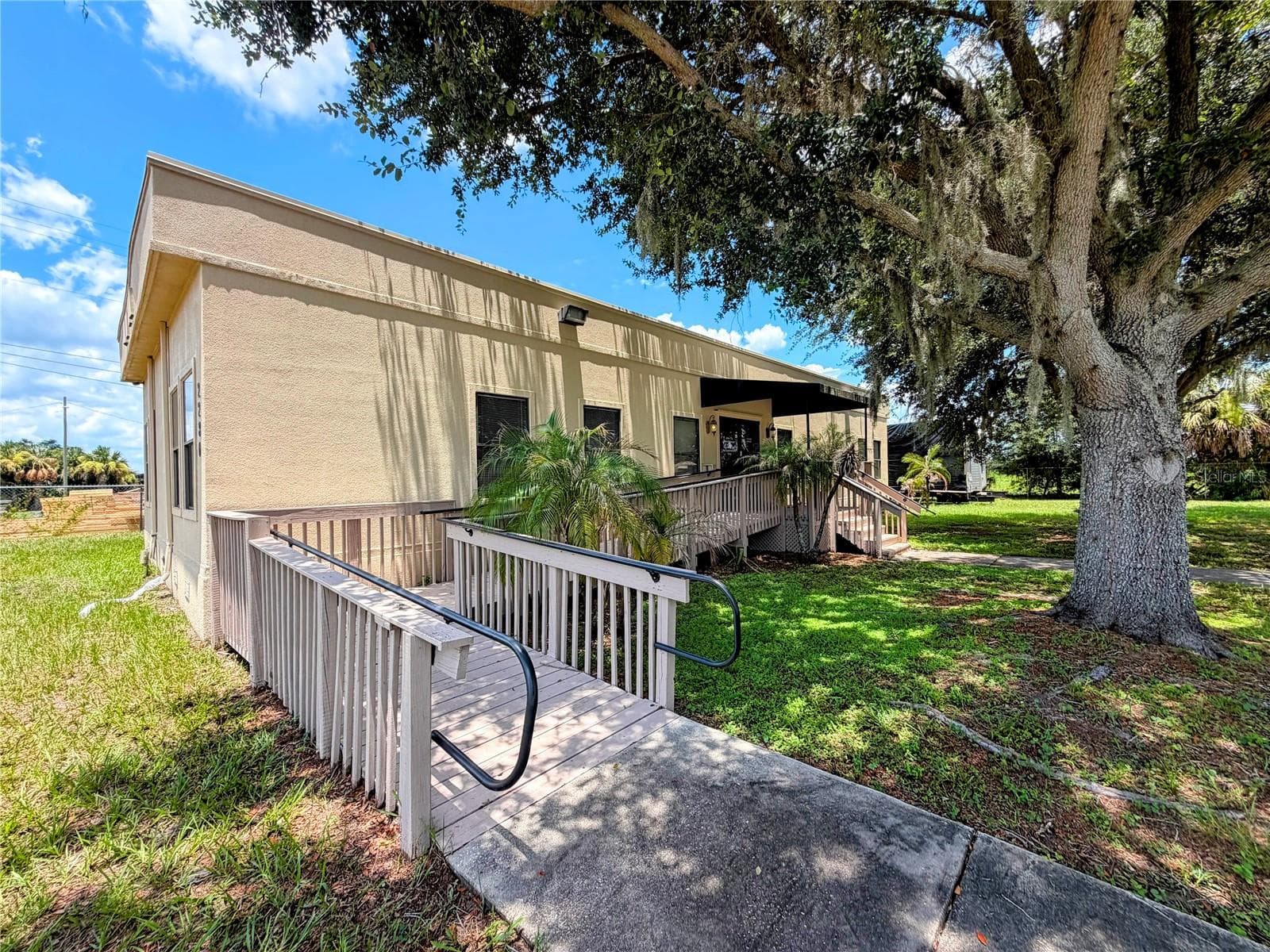 Office at 2290 E 92 HWY, PLANT CITY, photo 2 of 18