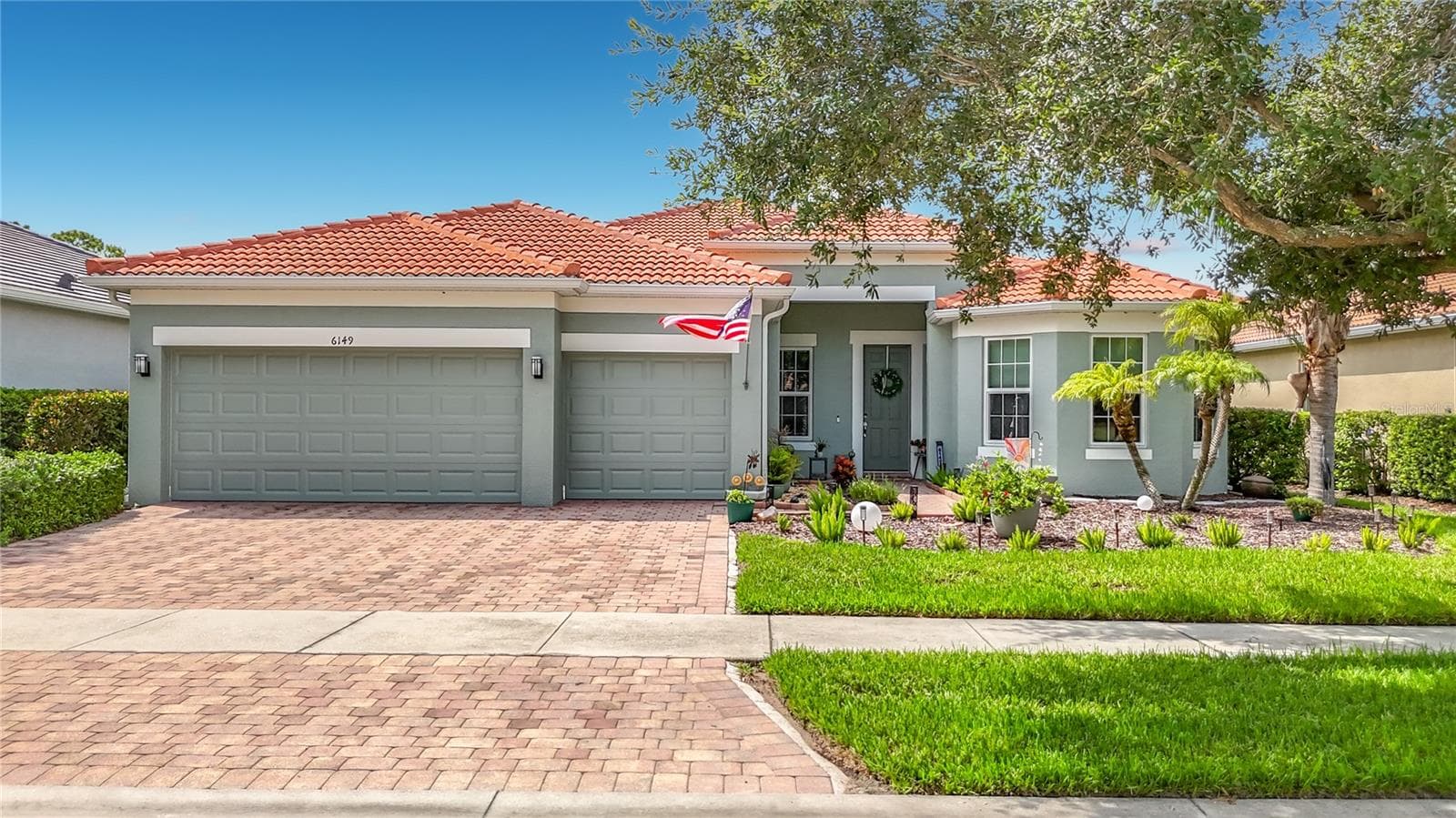 Three-Car Garage and Paver Driveway - 6149 ABACO DR, SARASOTA