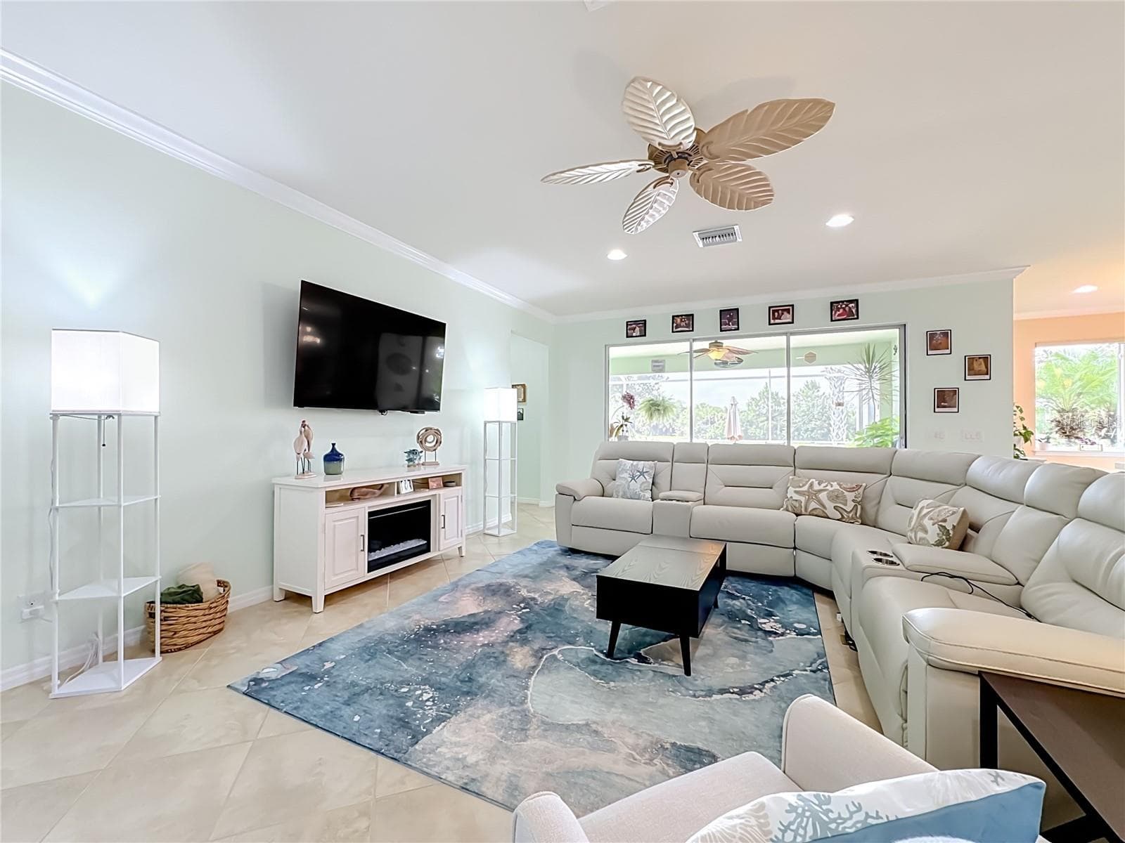 Light-Filled Great Room with High Ceilings - 6149 ABACO DR, SARASOTA