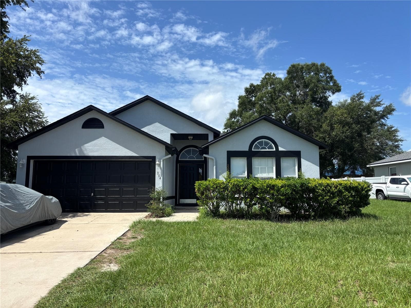 304 MARION OAKS TRL
