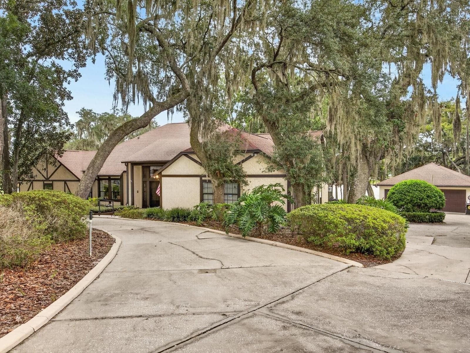 Single Family Residence at 671 QUIETWATER CV, ALTAMONTE SPRINGS, photo 4 of 63