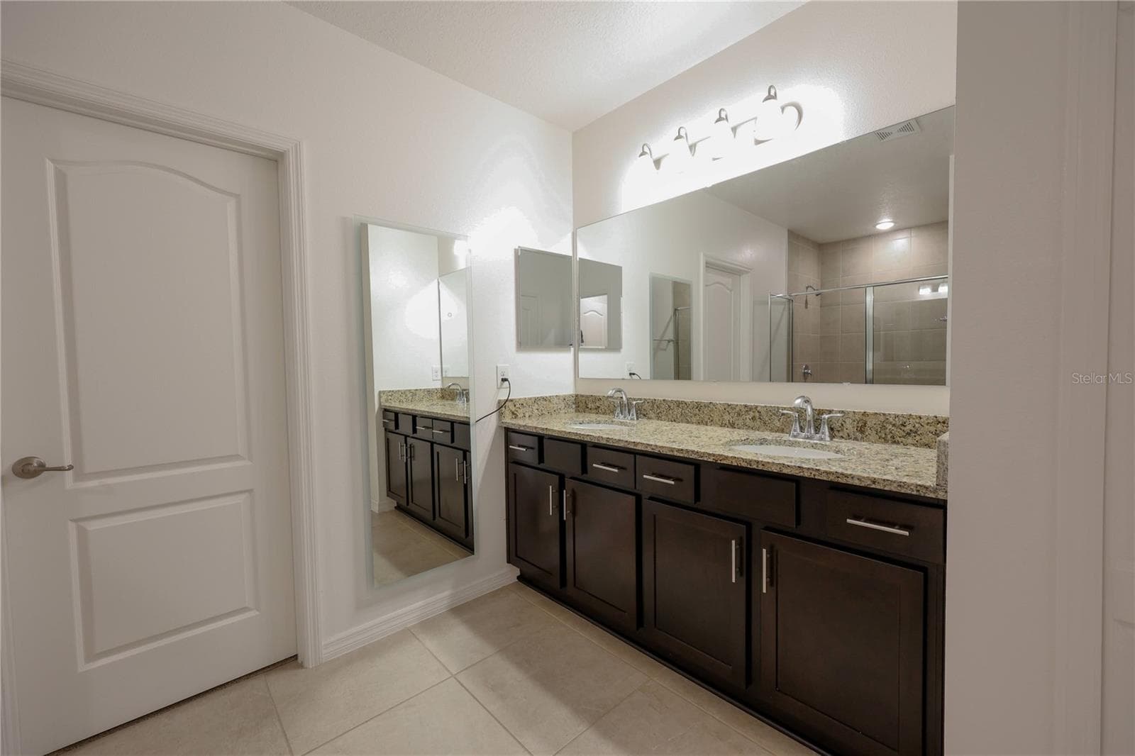 Single Family Residence at 1113 BRADFORD RIDGE DR, LEESBURG, photo 9 of 22