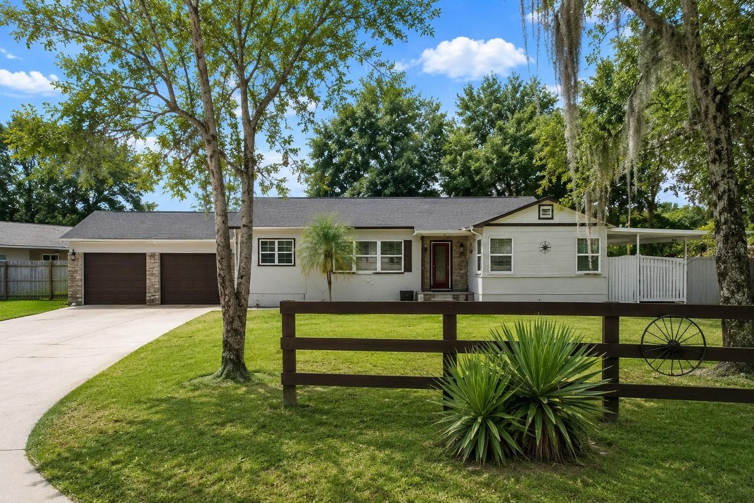 Single Family Residence at 2400 S LAUREL AVE, SANFORD, photo 3 of 14