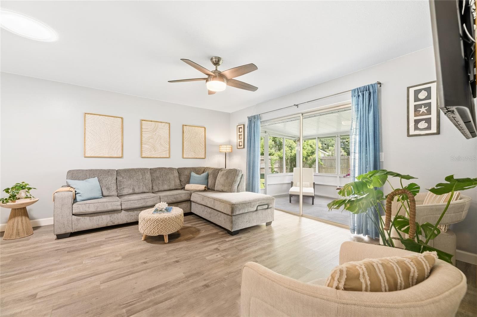Single Family Residence at 38 LAUREL OAKS CIR, ORMOND BEACH, photo 9 of 27