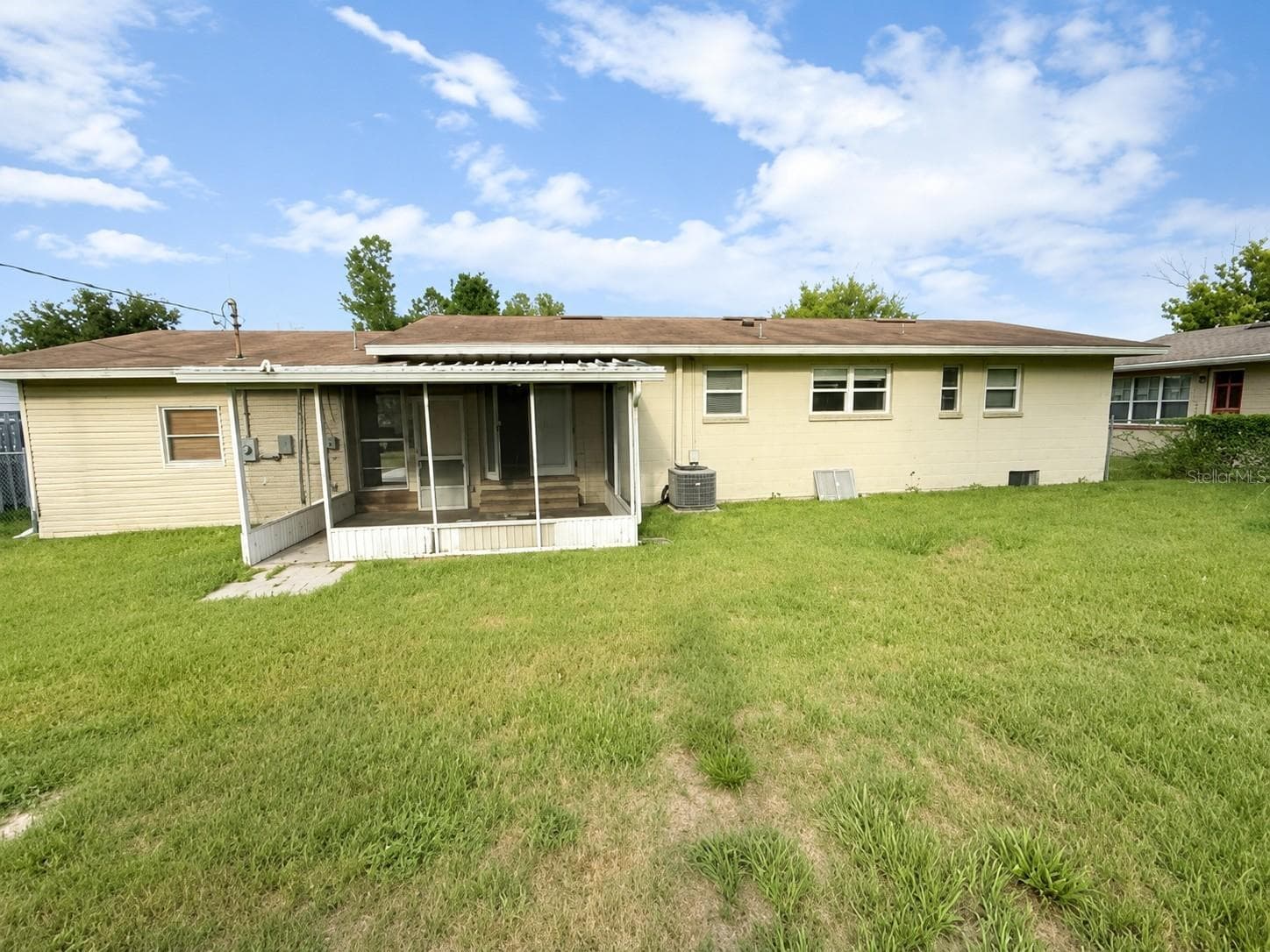 Single Family Residence at 409 MONTGOMERY AVE, LAKELAND, photo 29 of 32