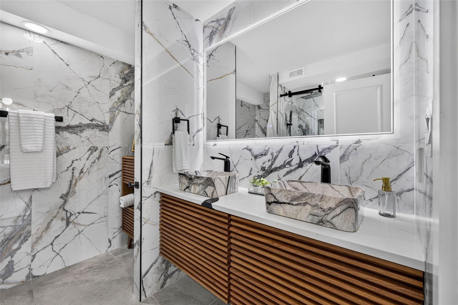 Primary Bathroom - 100 OAKMONT LN #204, BELLEAIR
