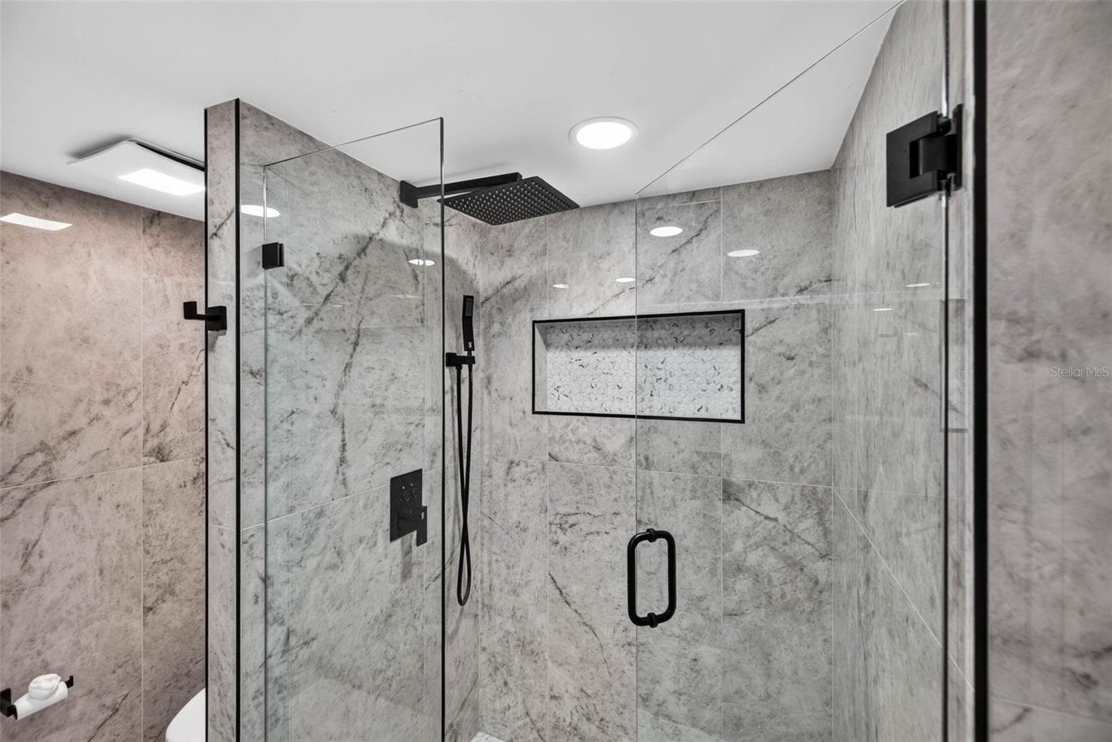 Primary Bathroom - 100 OAKMONT LN #204, BELLEAIR