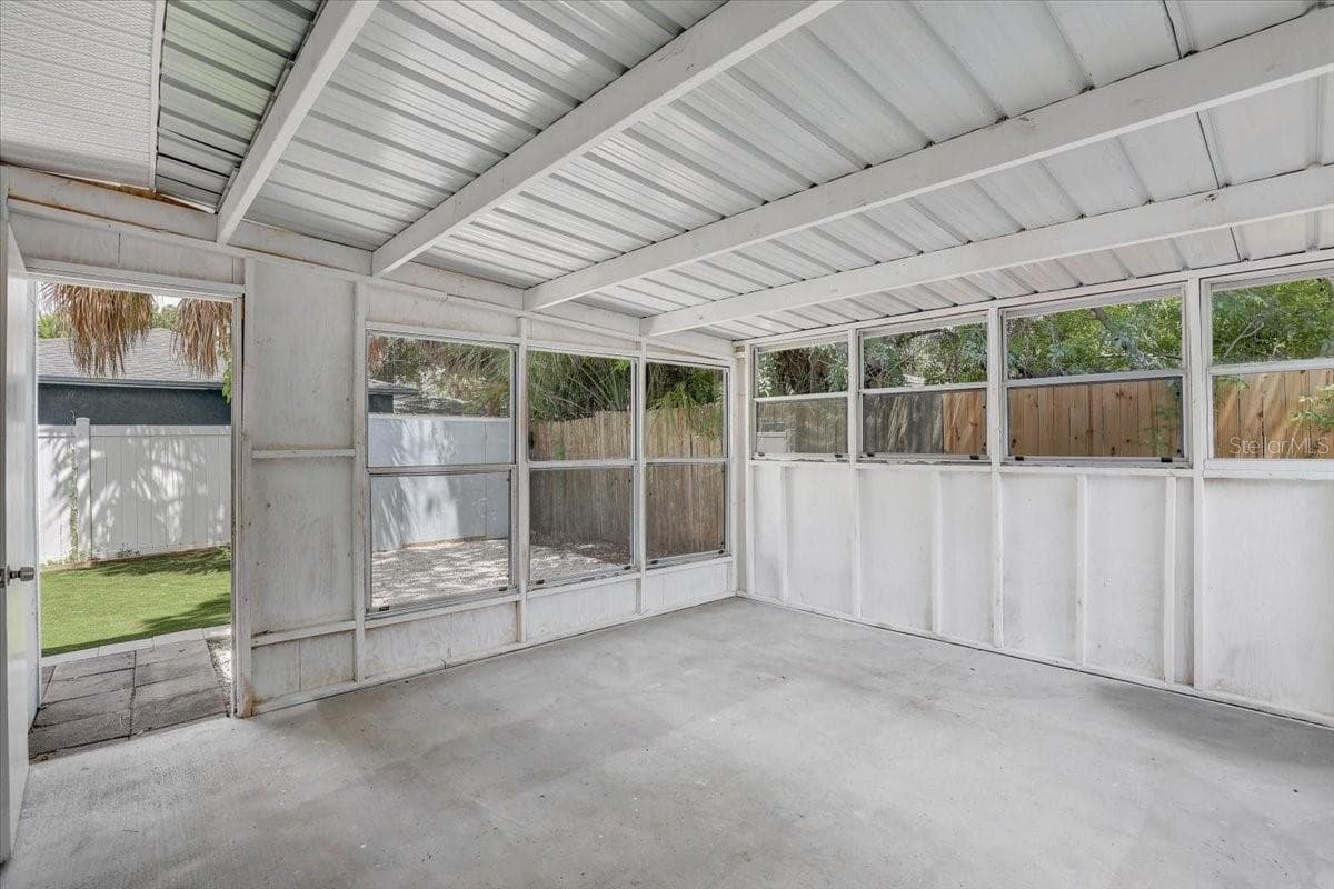 Sun room - 2901 DR MARTIN LUTHER KING JR ST S, ST PETERSBURG