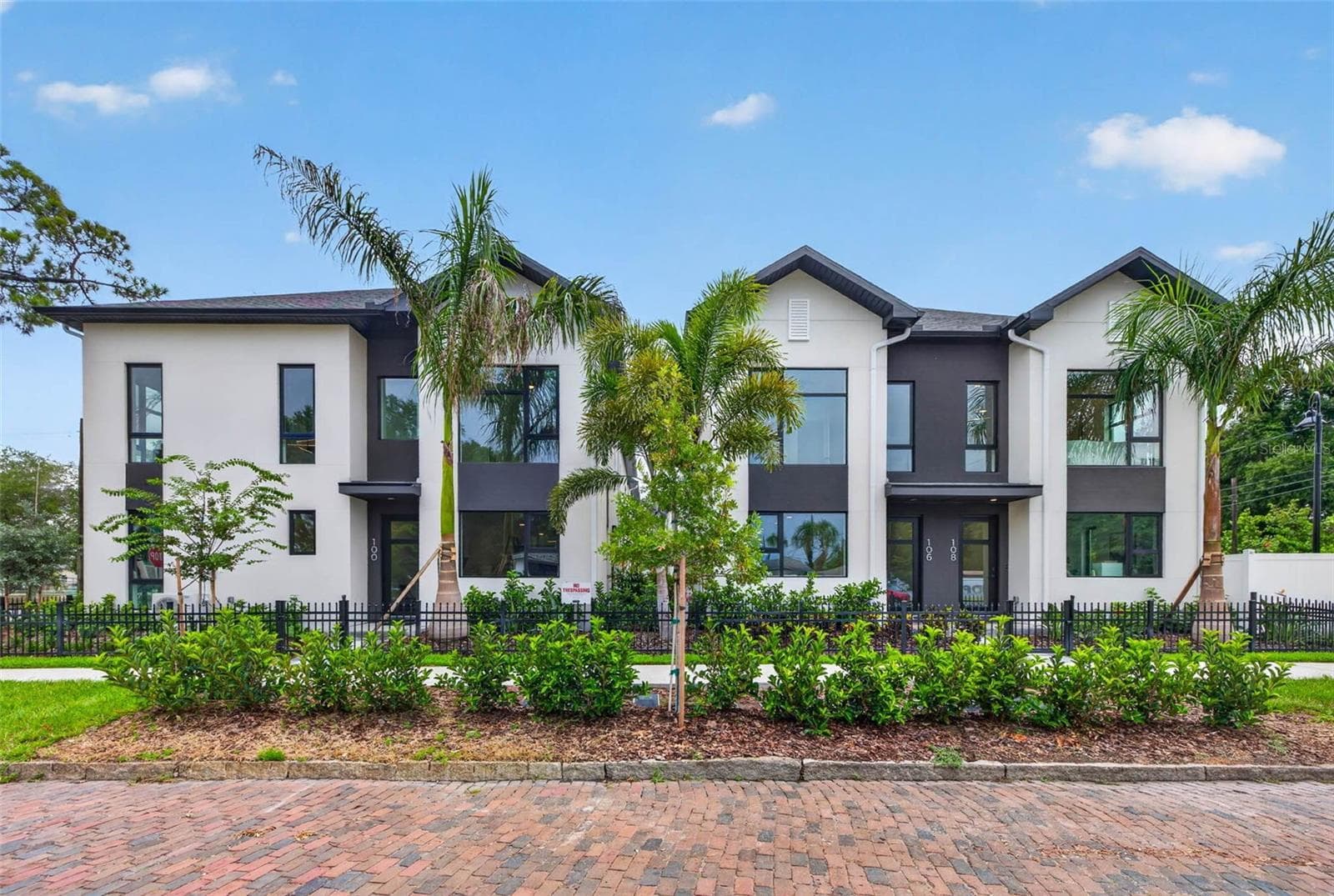 Townhouse at 108 36TH ST N, ST PETERSBURG, photo 3 of 33
