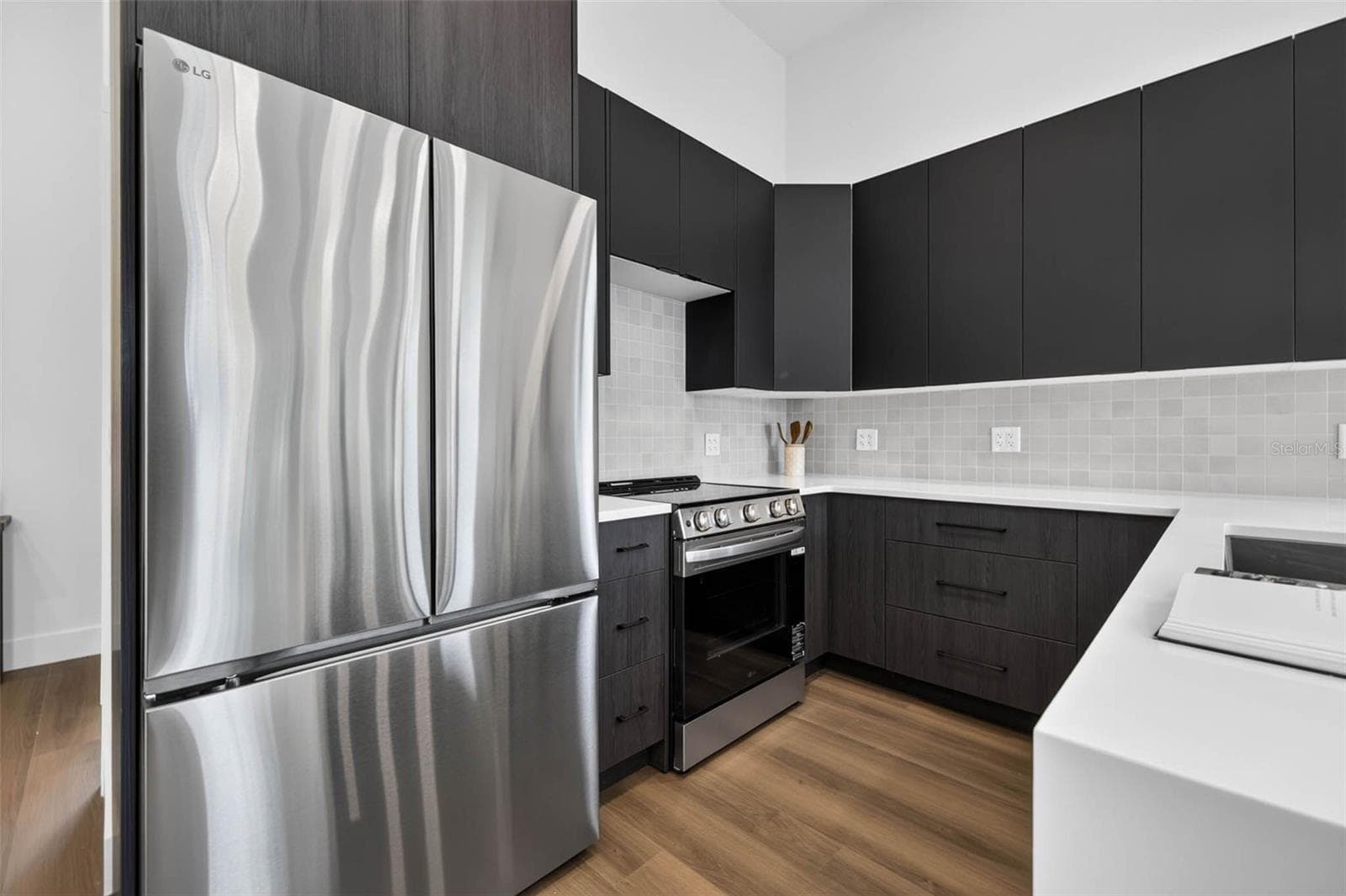 Townhouse at 108 36TH ST N, ST PETERSBURG, photo 12 of 33