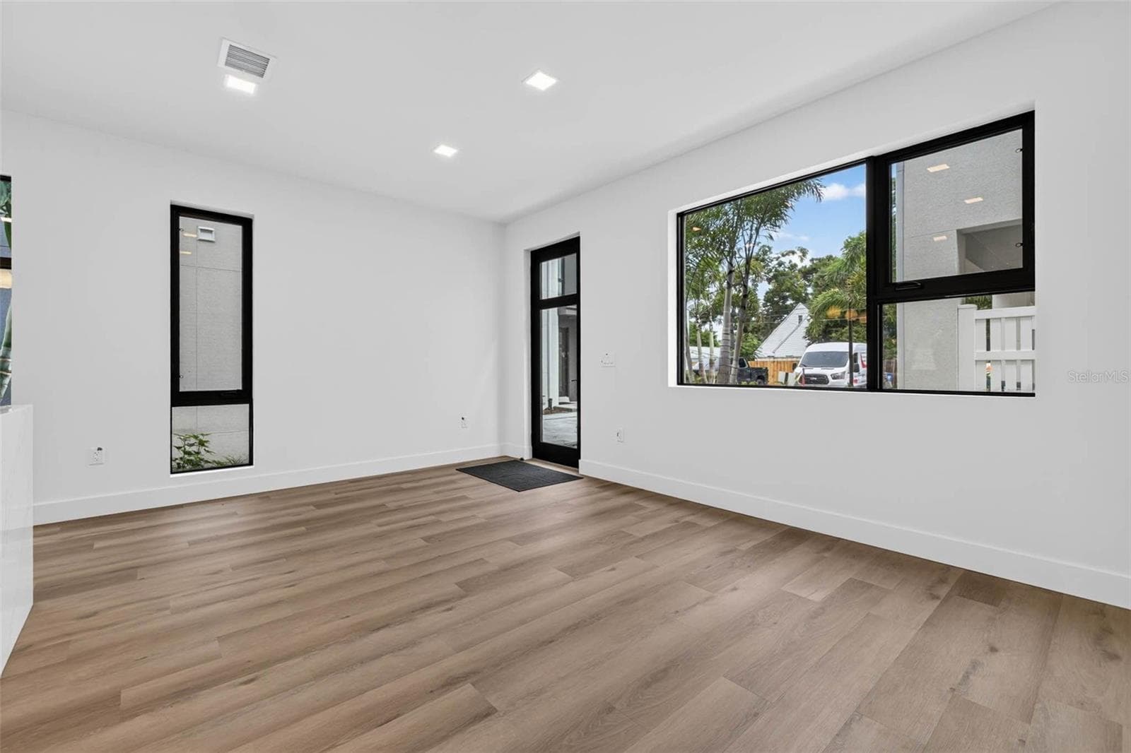 Townhouse at 3603 1ST AVE N, ST PETERSBURG, photo 11 of 27