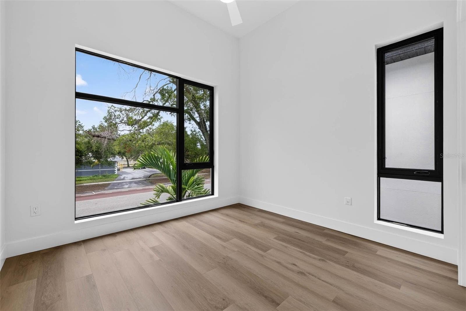 Townhouse at 3603 1ST AVE N, ST PETERSBURG, photo 14 of 27