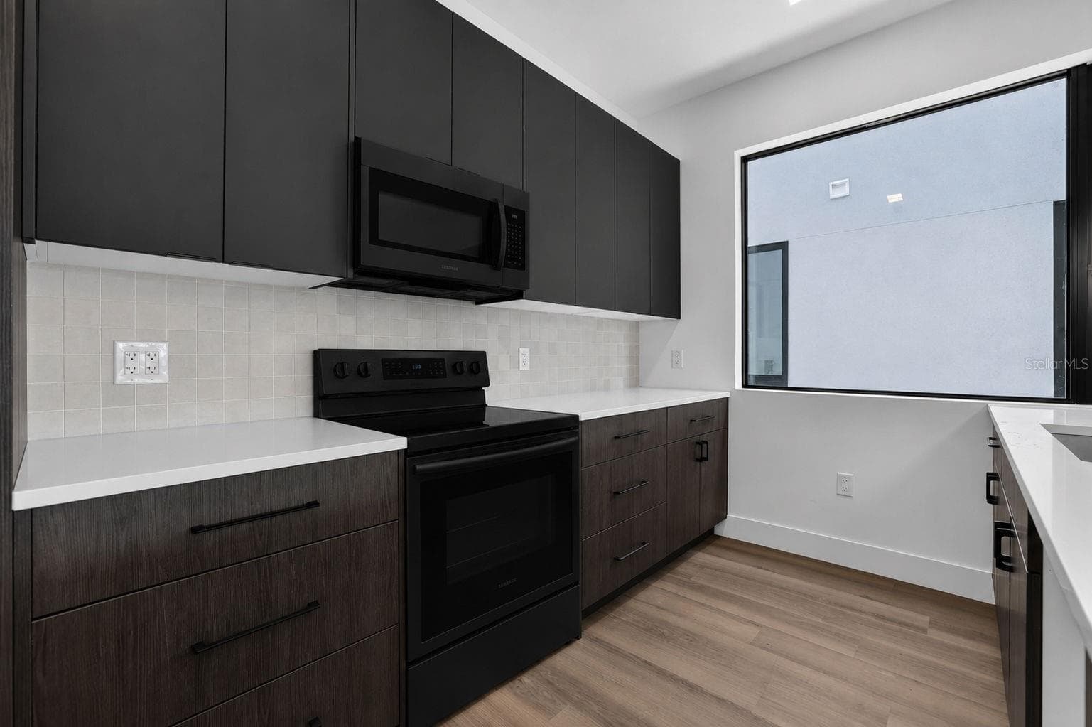 Townhouse at 100 36TH ST N, ST PETERSBURG, photo 8 of 28