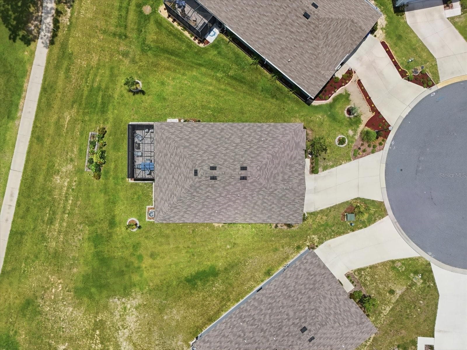 Single Family Residence at 410 W PUTTING GREEN CT, BEVERLY HILLS, photo 41 of 50