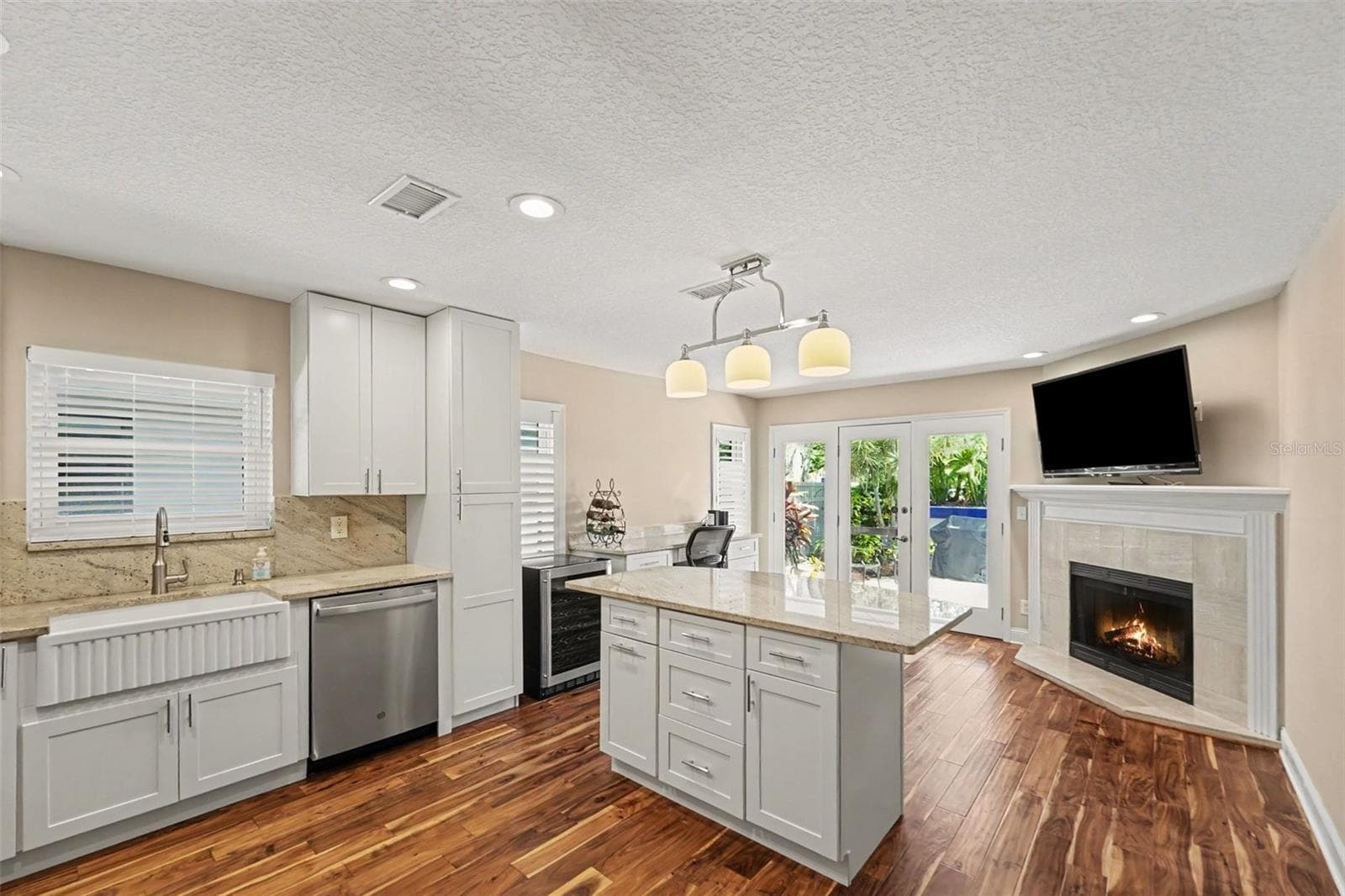 Townhouse at 1683 WATERMARK CIR NE, ST PETERSBURG, photo 5 of 46