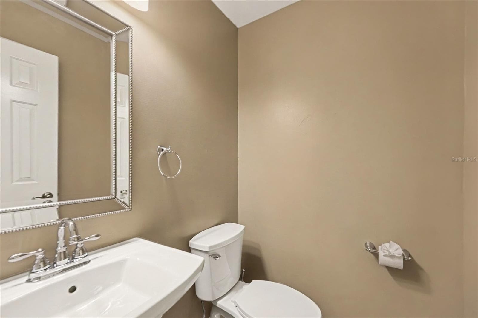Townhouse at 1683 WATERMARK CIR NE, ST PETERSBURG, photo 13 of 46