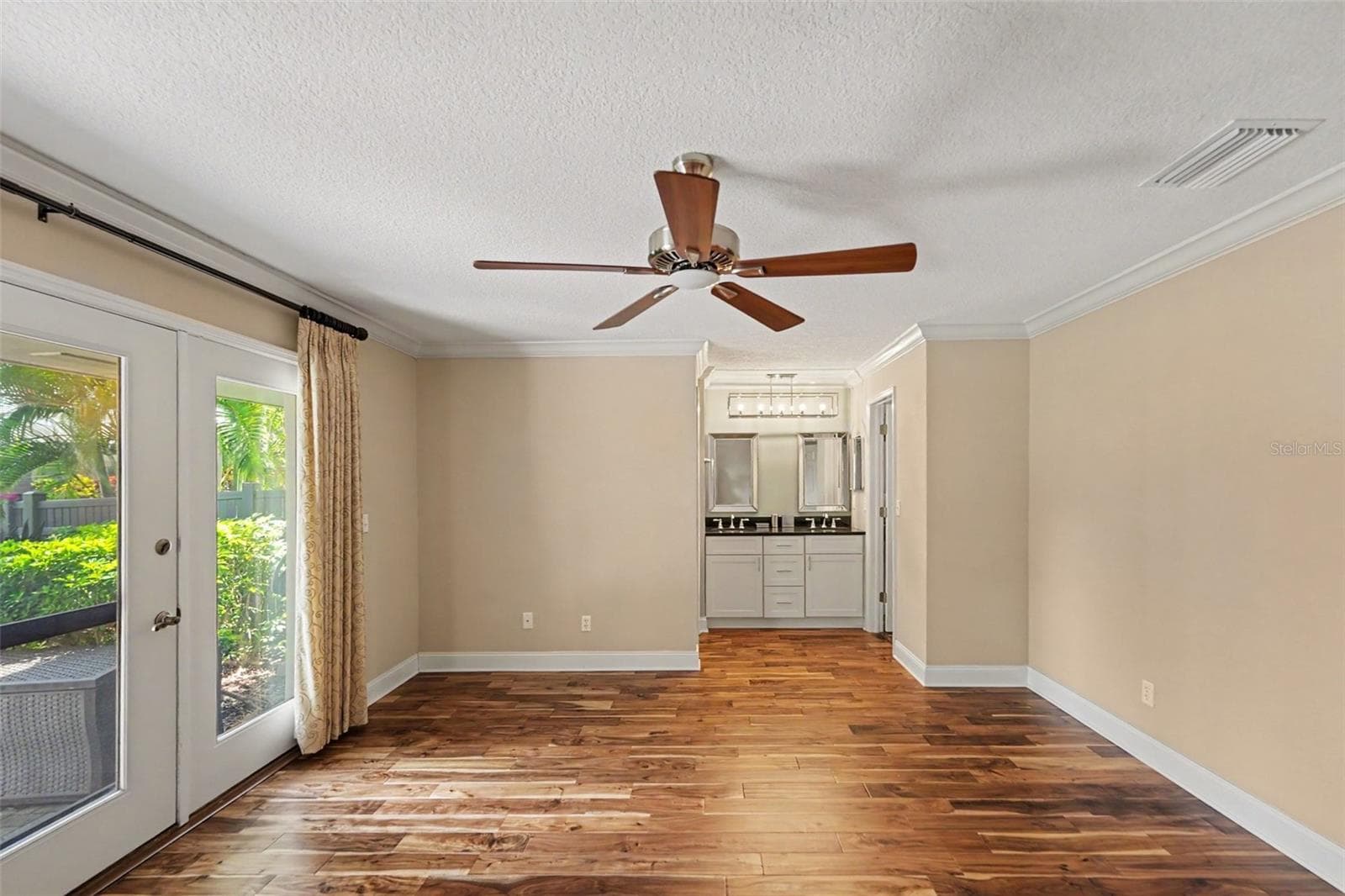 Townhouse at 1683 WATERMARK CIR NE, ST PETERSBURG, photo 21 of 46