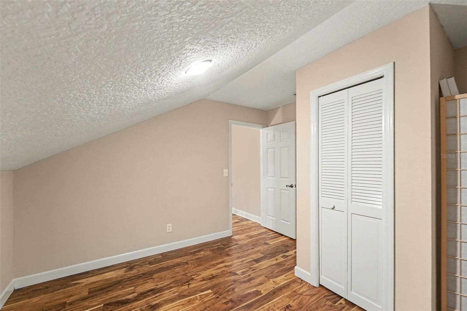 Townhouse at 1683 WATERMARK CIR NE, ST PETERSBURG, photo 32 of 46
