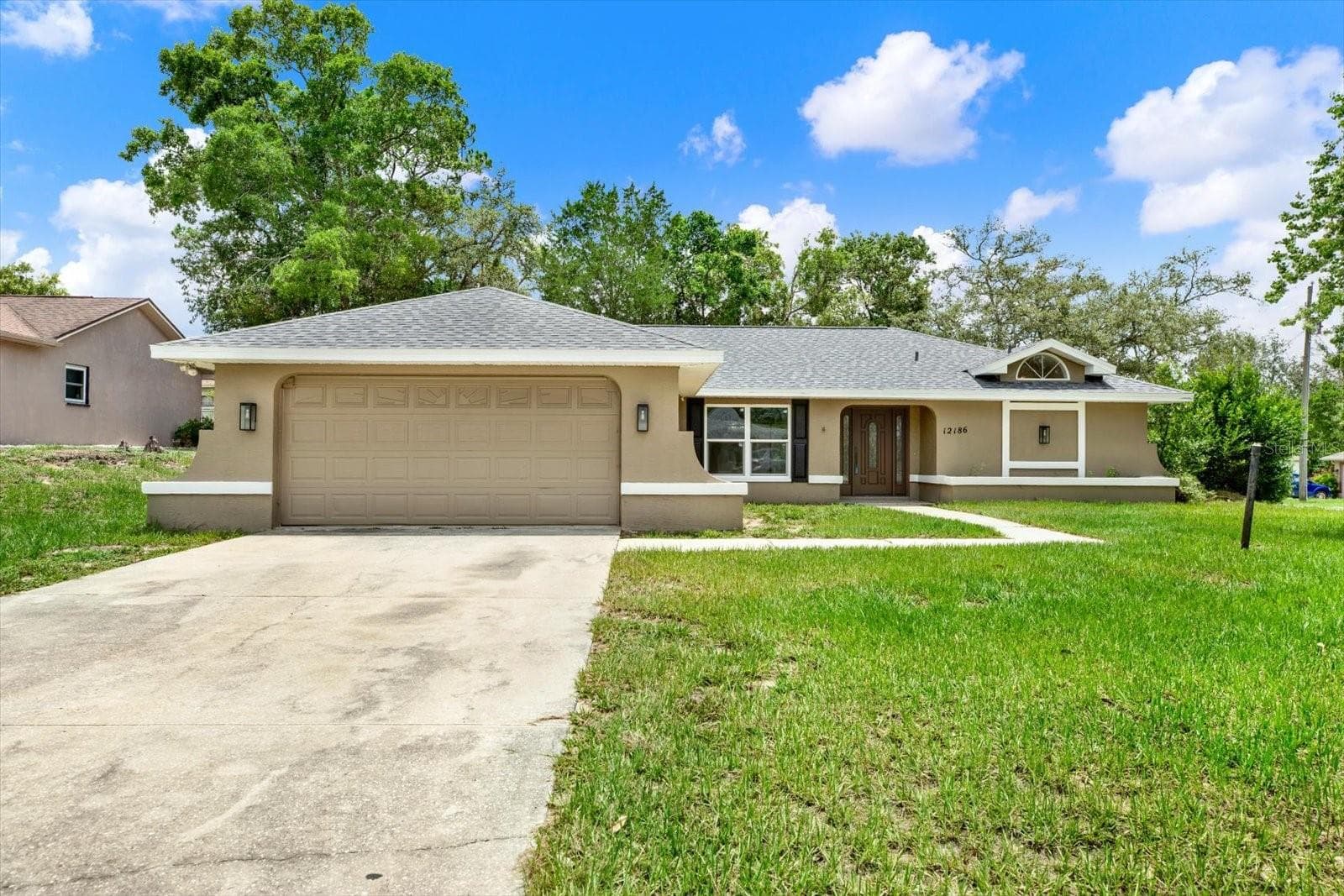 12186 LAMONT DR