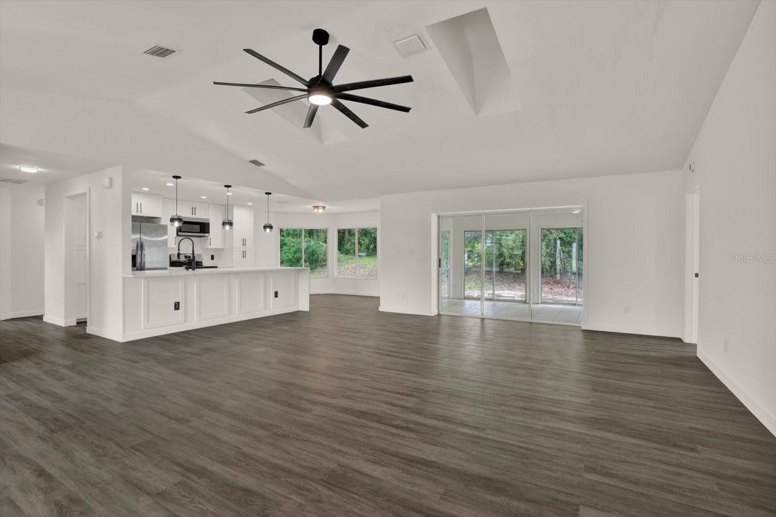Single Family Residence at 12186 LAMONT DR, SPRING HILL, photo 6 of 23