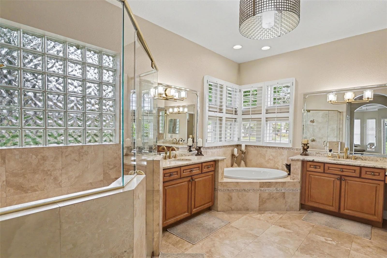 Primary bath with garden tub and separate shower - 2912 HAMPTON PLACE CT, PLANT CITY