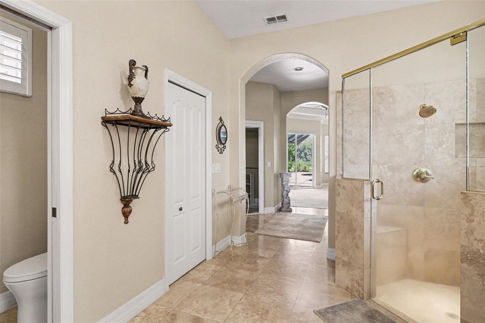 In Suite bath with Primary bedroom - 2912 HAMPTON PLACE CT, PLANT CITY