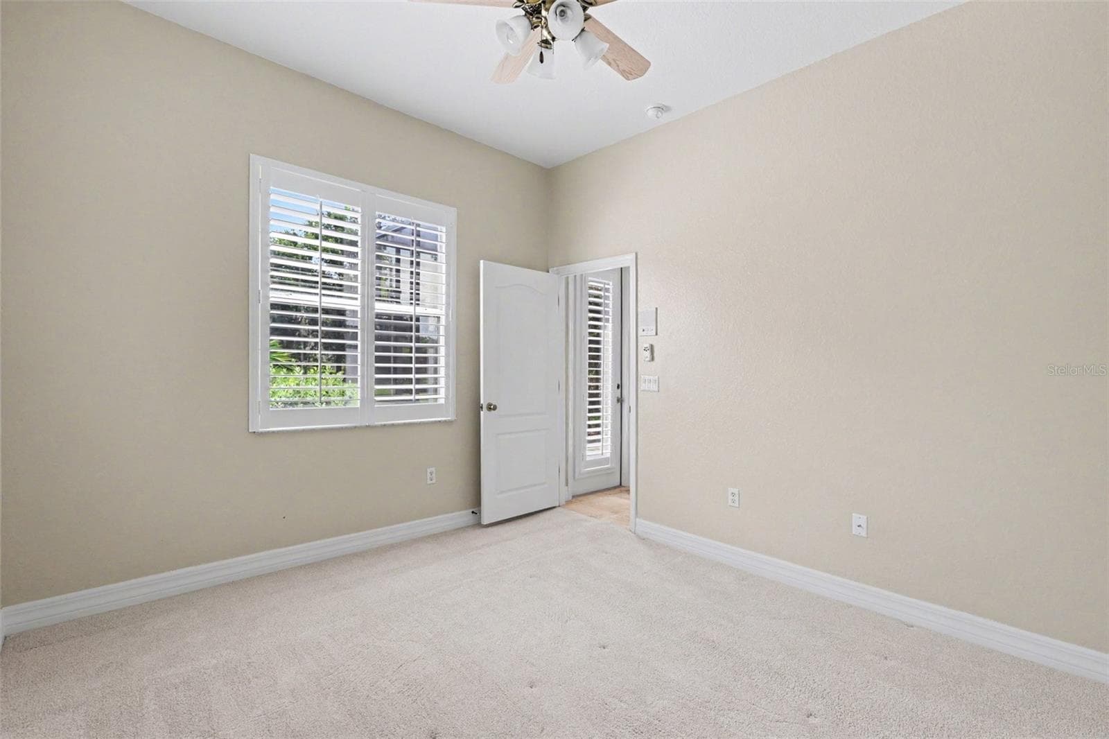 Guest suite located at the rear of the house has exterior entrance/exit door - 2912 HAMPTON PLACE CT, PLANT CITY