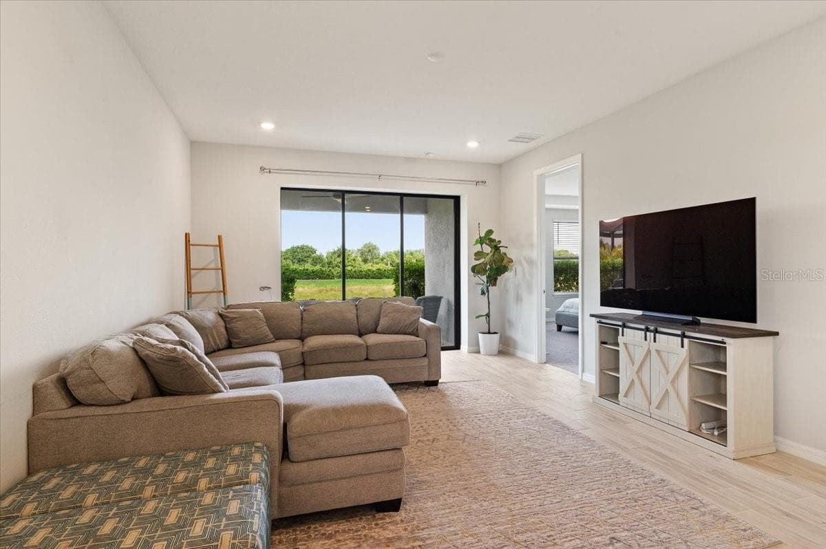 Single Family Residence at 9016 TEQUILA SUNRISE DR, SARASOTA, photo 17 of 69