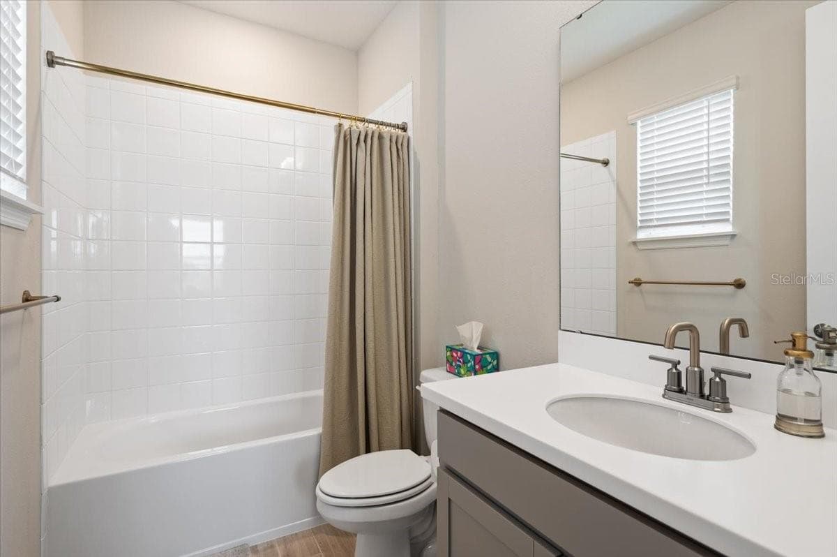 Guest ensuite - 9016 TEQUILA SUNRISE DR, SARASOTA