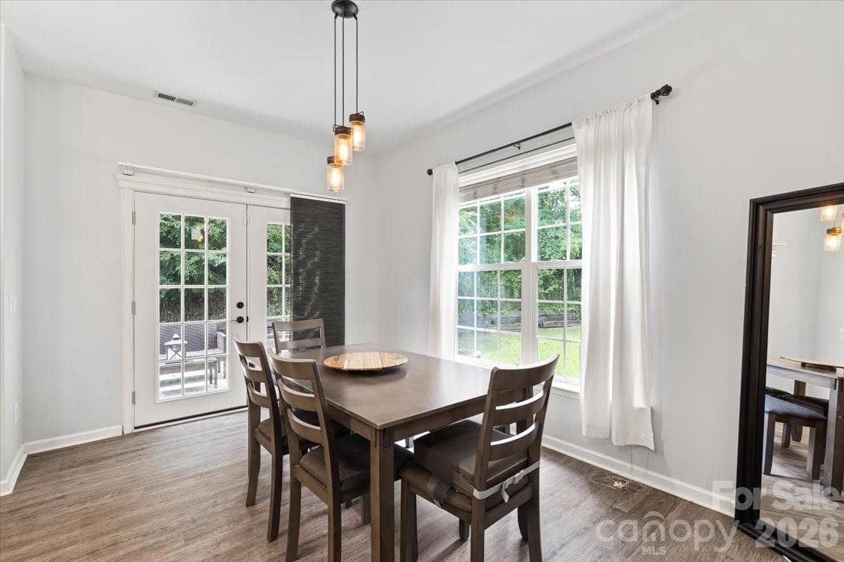 Single Family Residence at 9025 Davis Crossing Court, Charlotte, photo 9 of 24