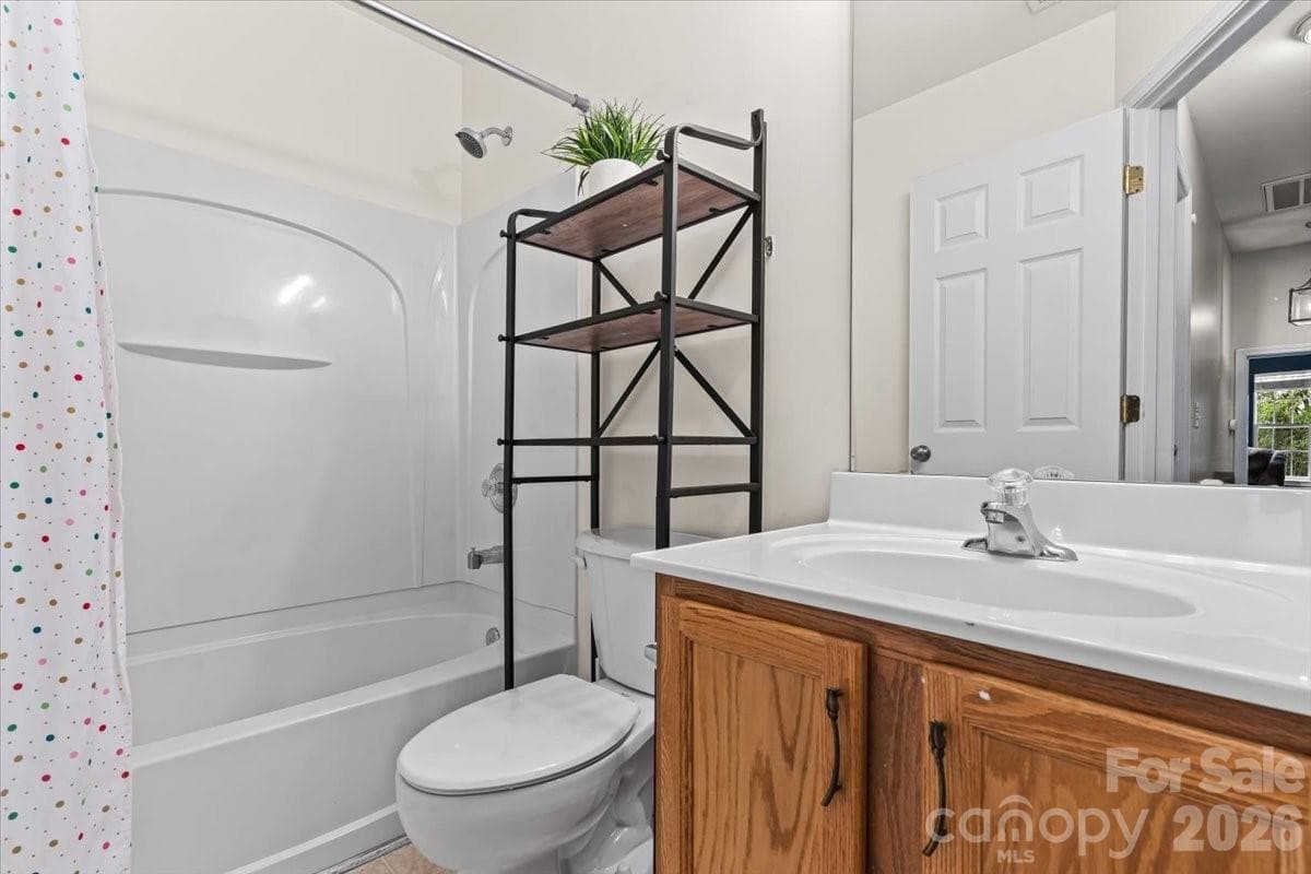 Single Family Residence at 9025 Davis Crossing Court, Charlotte, photo 17 of 24