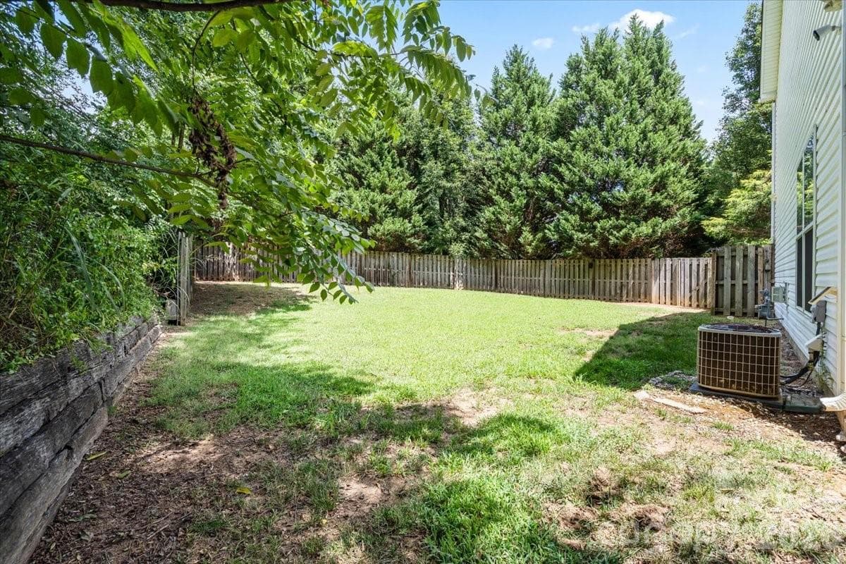 Single Family Residence at 9025 Davis Crossing Court, Charlotte, photo 21 of 24