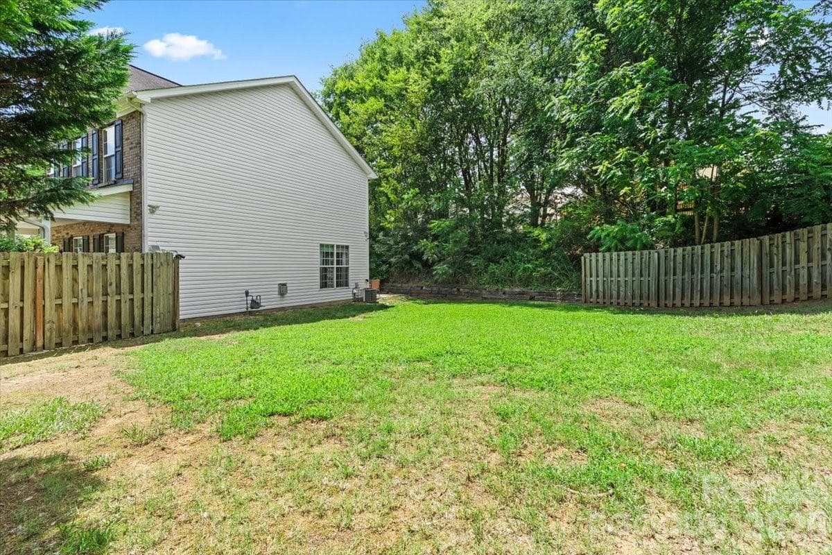 Single Family Residence at 9025 Davis Crossing Court, Charlotte, photo 22 of 24