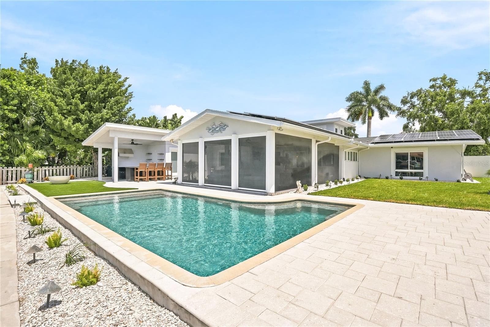 Backyard Paradise! - 3896 42ND AVE S, ST PETERSBURG