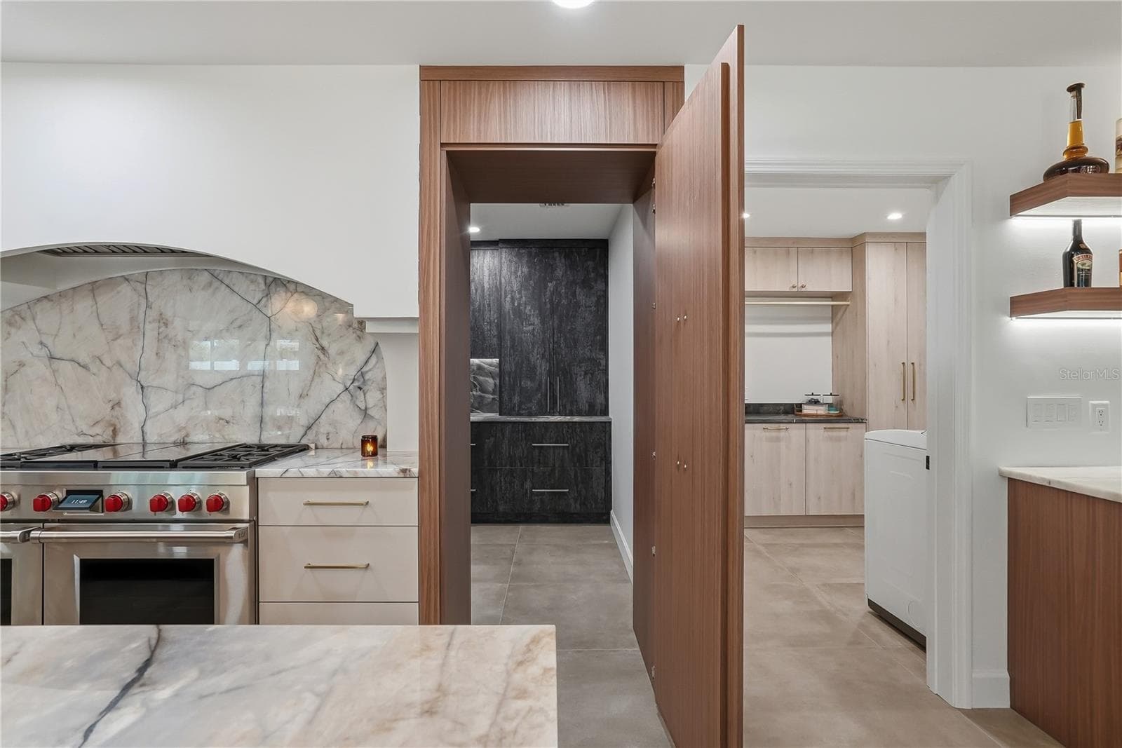 Hidden Walk-in Pantry - 3896 42ND AVE S, ST PETERSBURG