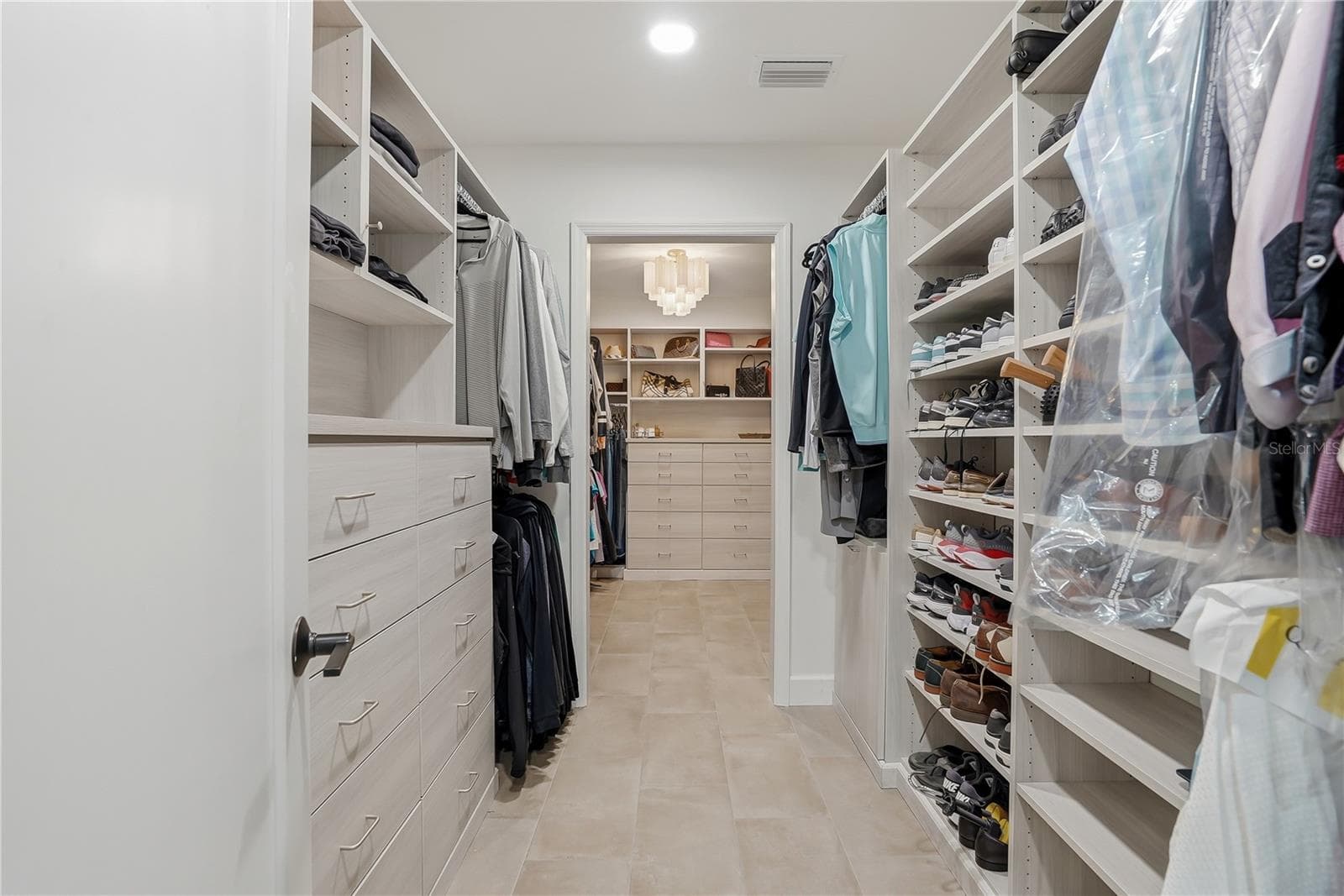 Customer Closet 1 - 3896 42ND AVE S, ST PETERSBURG