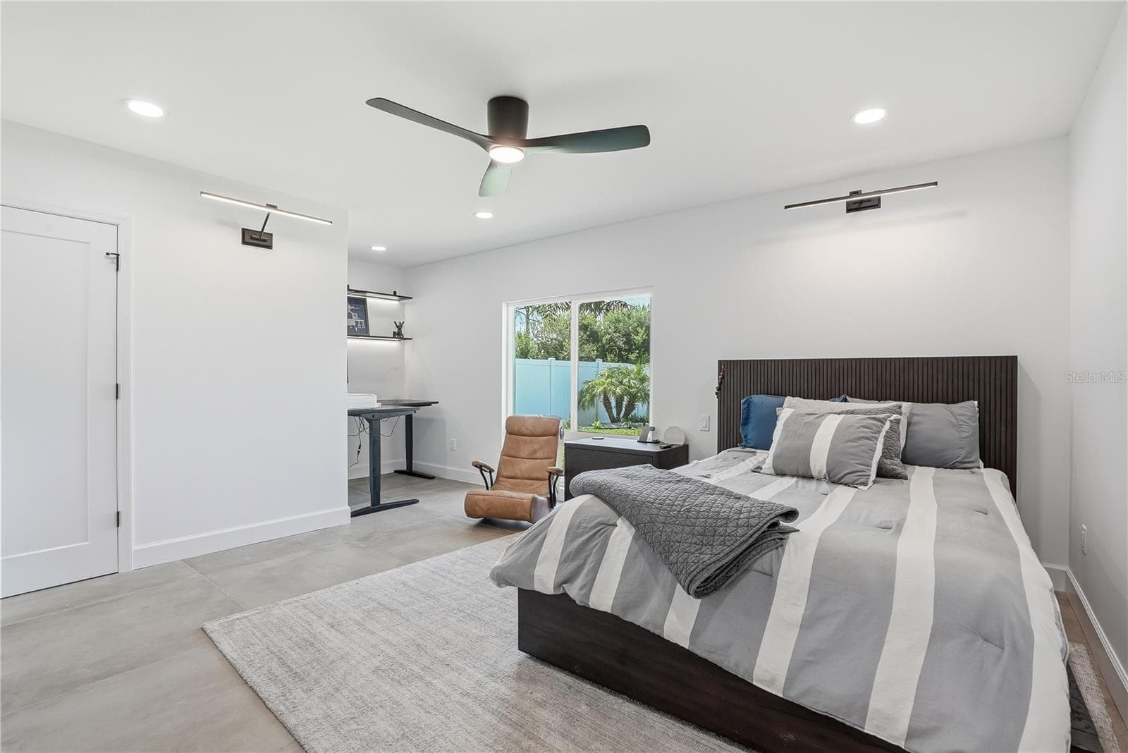 Light and Bright Guest Room - 3896 42ND AVE S, ST PETERSBURG