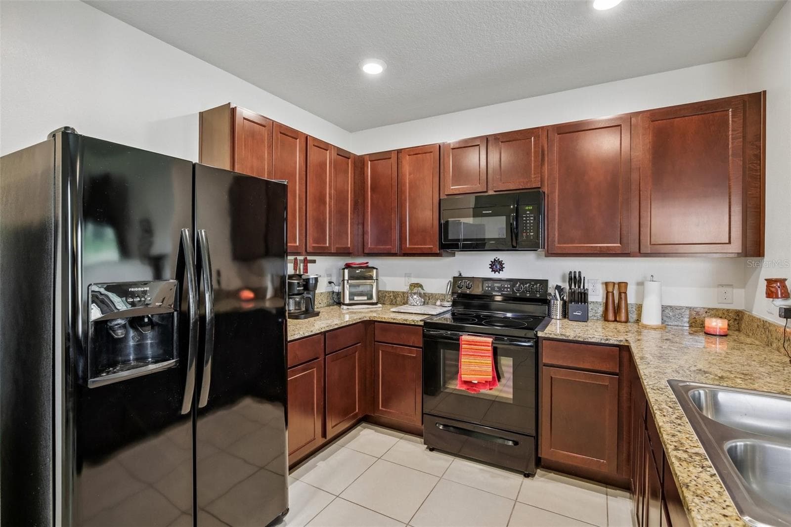Single Family Residence at 11008 LELAND GROVES DR, RIVERVIEW, photo 9 of 35