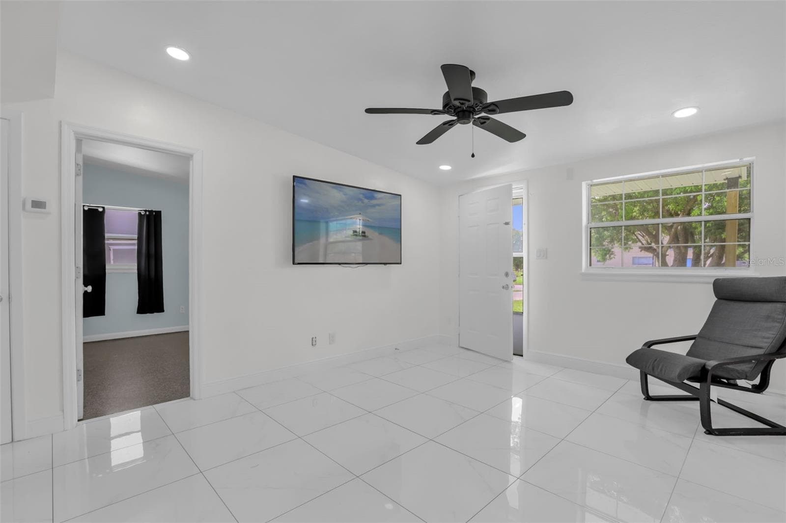 Single Family Residence at 7013 COCOS DR, ORLANDO, photo 3 of 25